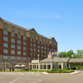 Hilton Garden Inn Cleveland Airport，位于费尔维尤帕克的酒店