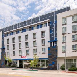 Hampton Inn by Hilton North Hollywood,位于北好莱坞的酒店