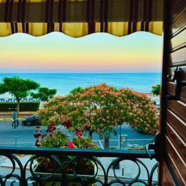 Hice Room Lungomare Fronte Mare，位于卡坦扎罗的酒店