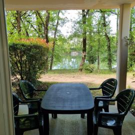 Appartement Vue sur Lac，位于蒙夫朗屈安的酒店