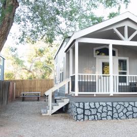 Mill Creek Falls Cabin #02，位于摩押的酒店