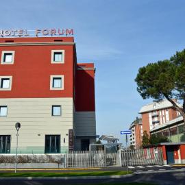Hotel Forum，位于巴兰扎泰的酒店