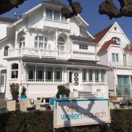 Hotel Villa WellenRausch，位于特拉弗明德的酒店
