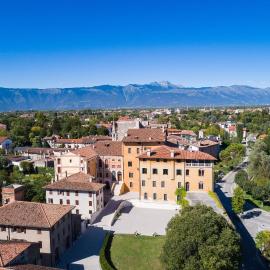Castello di Porcìa - Residence Agrituristico，位于波尔恰的酒店