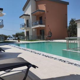 Sotiris Luxury Villas，位于利迈纳里亚的酒店