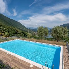 Panorama & Pisicna Lago Endine，位于Ranzanico的酒店