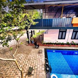1 Forest Soul - Forest Side Retreat with Pool，位于Batheri的酒店