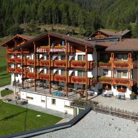 Alpenhotel Schönwald Superior，位于瓦勒斯的酒店