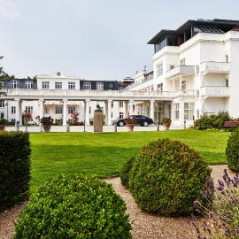 Kurhotel Skodsborg，位于斯科斯堡的酒店