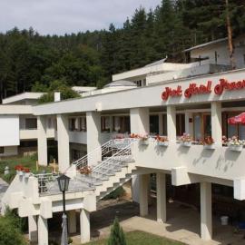 Park Hotel Panorama，位于特里亚夫纳的酒店