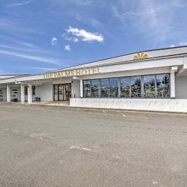Palms Hotel & Retreat By Palette London Romford，位于Hornchurch的酒店