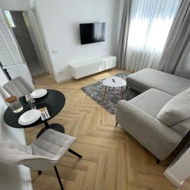 APARTAMENT ULTRACENTRAL,PARCARE PRIVATA,WiFi，位于圣乔治-伯伊的酒店