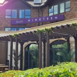 Hotel Nineteen，位于巴恩斯利的酒店