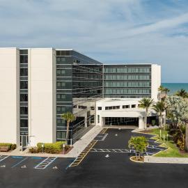 Hilton Cocoa Beach Oceanfront，位于可可比奇的酒店