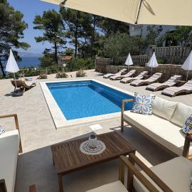 Apartments and Room Villa Makaj，位于Basina的酒店