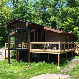 Lake Muskoka 3-bedroom Cottage - Pier 100 #30，位于卡灵港的酒店