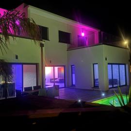 Villa luxueuse Piscine Chauffée & SPA，位于Villetelle的酒店