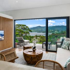 Red Palm Luxury Villas with Private Pools，位于马埃岛的酒店