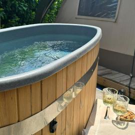Glampinglodge Jasmijn met privé hottub，位于米尔森的酒店