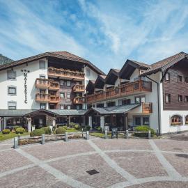 Aparthotel Majestic，位于普雷达佐的酒店