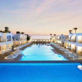 Eleni Holiday Resort，位于帕福斯的酒店