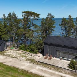 Seaside cottage Rebase Kuur，位于Keibu的酒店