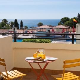 NEW! Dream Terrace Albufeira Ocean and Pool Views，位于阿尔布费拉的酒店