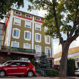 Maxim Pasha Hotel，位于基希讷乌的酒店