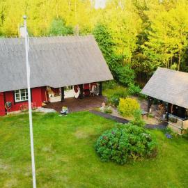 Niiduliiva Holiday Home