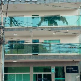 Hotel Tropical Paracatu Ereli,位于帕拉卡图的酒店