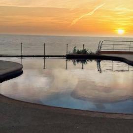 Suite frente al mar Atacames，位于阿塔卡梅斯的酒店