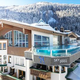 Hotel Neuhintertux 4 Sterne superior，位于图克斯的酒店