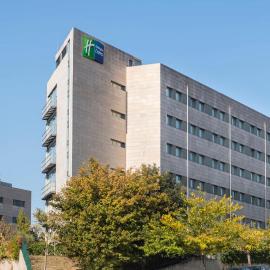 Holiday Inn Express Sant Cugat by IHG，位于圣库加特德尔瓦勒斯的酒店