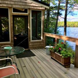 Lakefront Cottage by Country House Escapes，位于林肯维尔的酒店