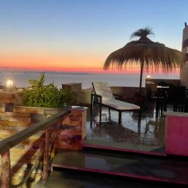 Master Suite in Bellavista Andalucia with Pool and Beach，位于Al Matlīn的酒店