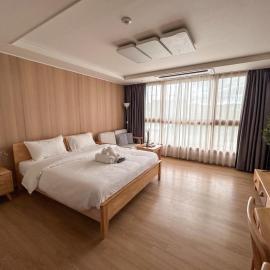 D' Heights Monterrace Lake Condo，位于Mabalacat的酒店