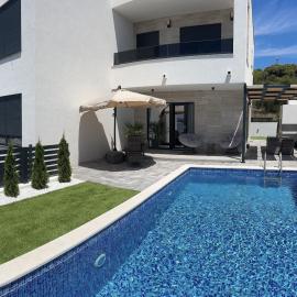 Villa Ocean View2,Vollausstattung,Pool,Meerblick,Top-Lage，位于沃迪切的酒店