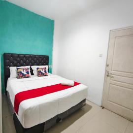 Yutaka Inn Nabila Airport Juanda，位于Semampir的酒店