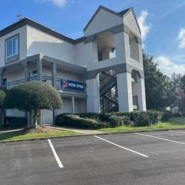 Studio 6 Suites Norcross, GA，位于诺克罗斯的酒店