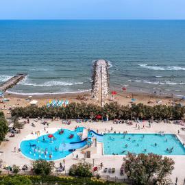 Villaggio San Francesco - Adria Holiday Mobile Homes，位于杜纳维德的酒店