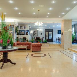 Hotel Rusca,位于胡内多阿拉的酒店