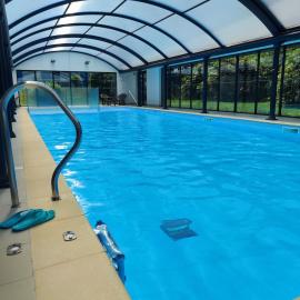 Cabane aux étoiles -piscine-golf à 50m，位于奎恩的酒店