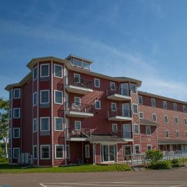 Lanes Riverhouse Inn & Cottages，位于Montague的酒店