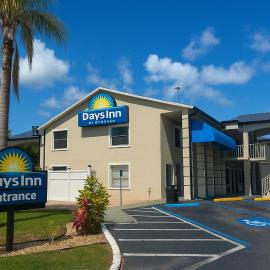 Days Inn by Wyndham Bradenton I-75，位于布雷登顿的酒店