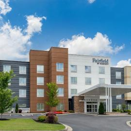 Fairfield Inn and Suites by Marriott Calhoun，位于卡尔霍恩的酒店