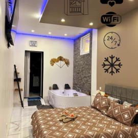 Suite GOLD Jacuzzi & Sauna privé I Centre Béziers Arrivée autonome 24h24，位于贝济耶的酒店