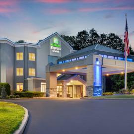 Holiday Inn Express & Suites Hawthorne - Elmsford North by IHG