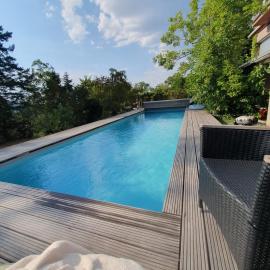 Aussichtszimmer mit modernem Glasbad und Balkon，位于科布伦茨的酒店