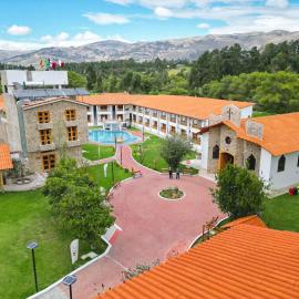 Gran Kuntur Wasi Hotel Casa y Campo，位于卡哈马卡的酒店
