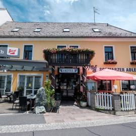 Hotel Restaurant Schwarzer Adler，位于Friedberg的酒店